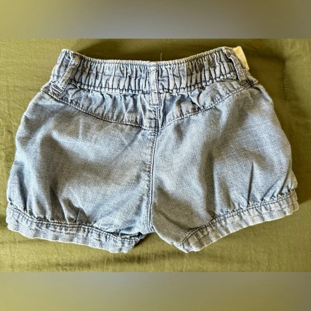 🌸 Gymboree Girls Denim Chambray Shorts w/ Floral Bow – Size 2T